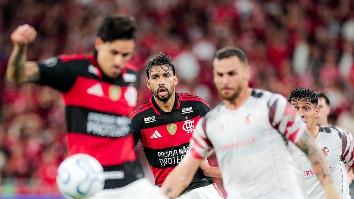 Eliminação do Flamengo na Libertadores escancara falhas estruturais além da derrota nos pênaltis